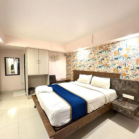Hotel Laxmi Residency Lonavala Exteriör bild