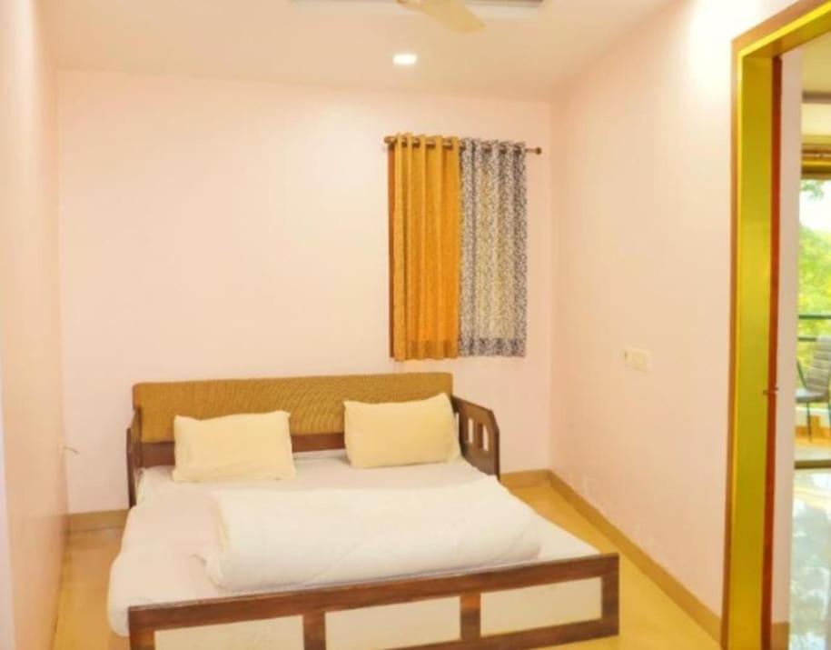Hotel Laxmi Residency Lonavala Exteriör bild