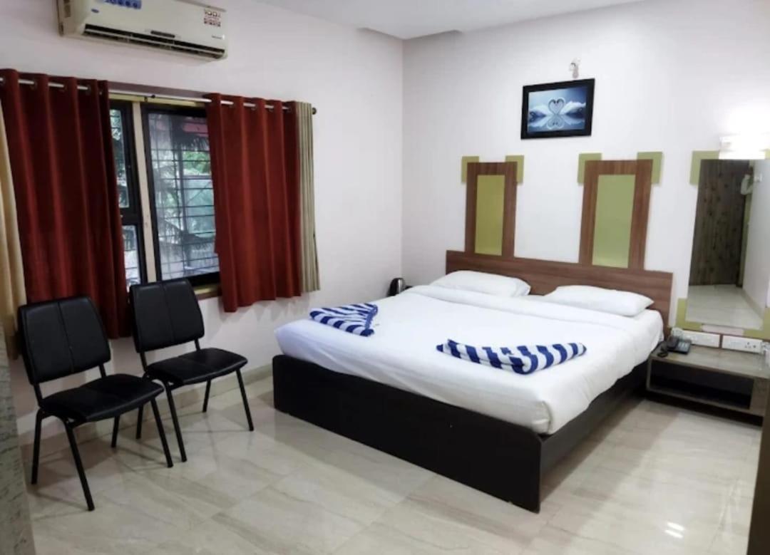 Hotel Laxmi Residency Lonavala Exteriör bild