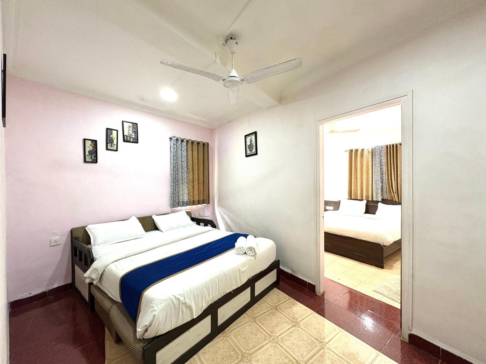 Hotel Laxmi Residency Lonavala Exteriör bild