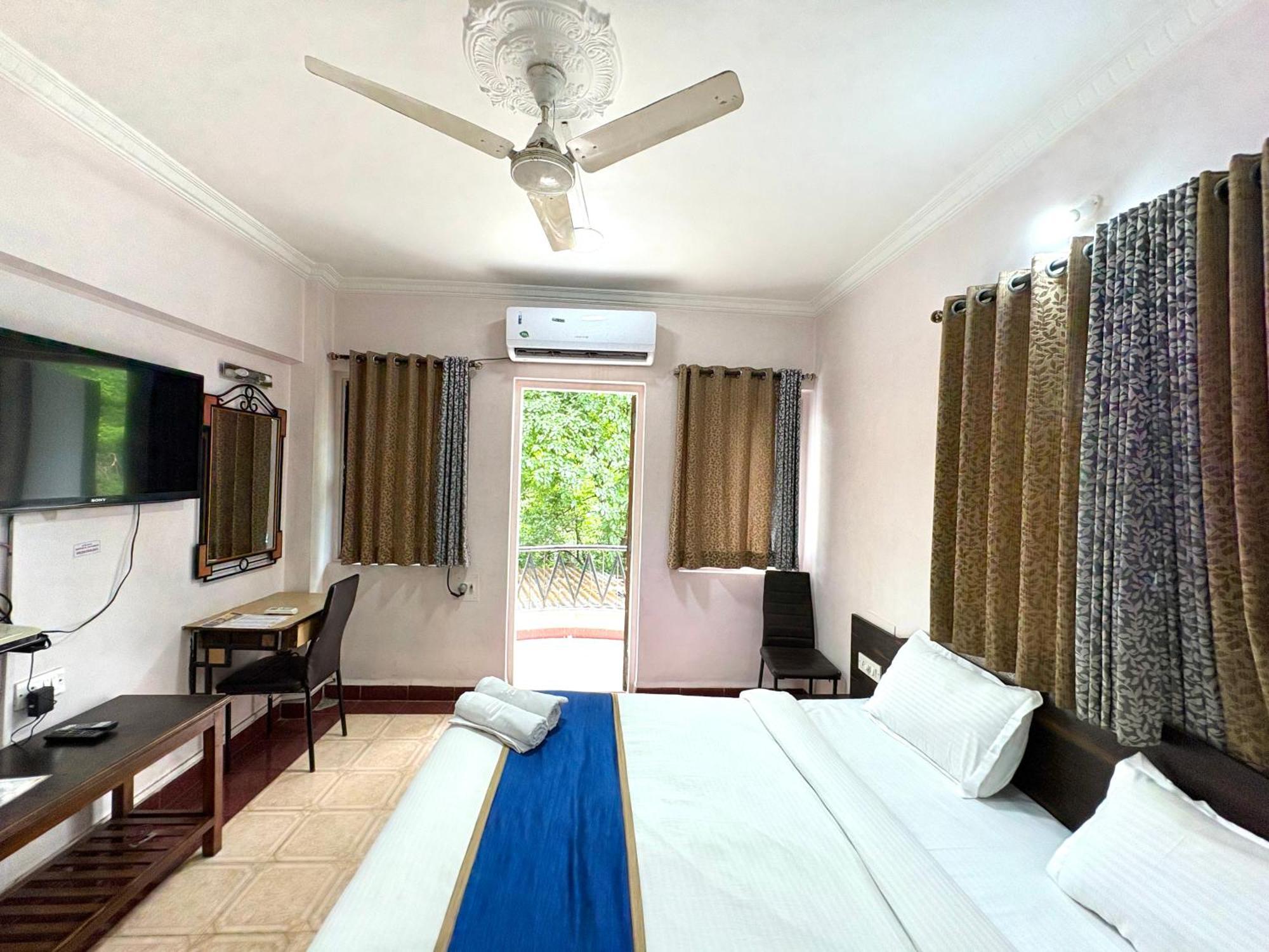 Hotel Laxmi Residency Lonavala Exteriör bild