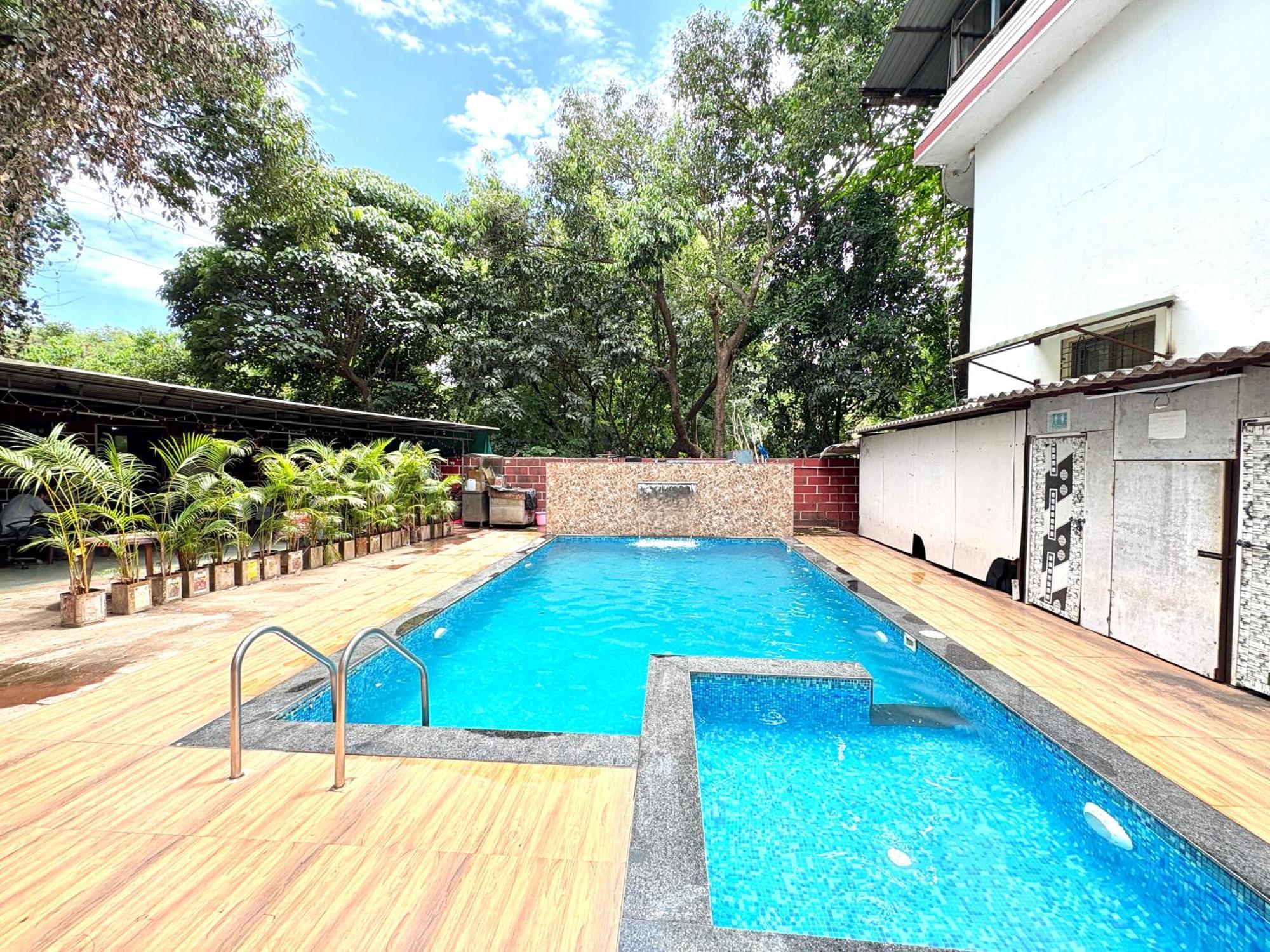 Hotel Laxmi Residency Lonavala Exteriör bild