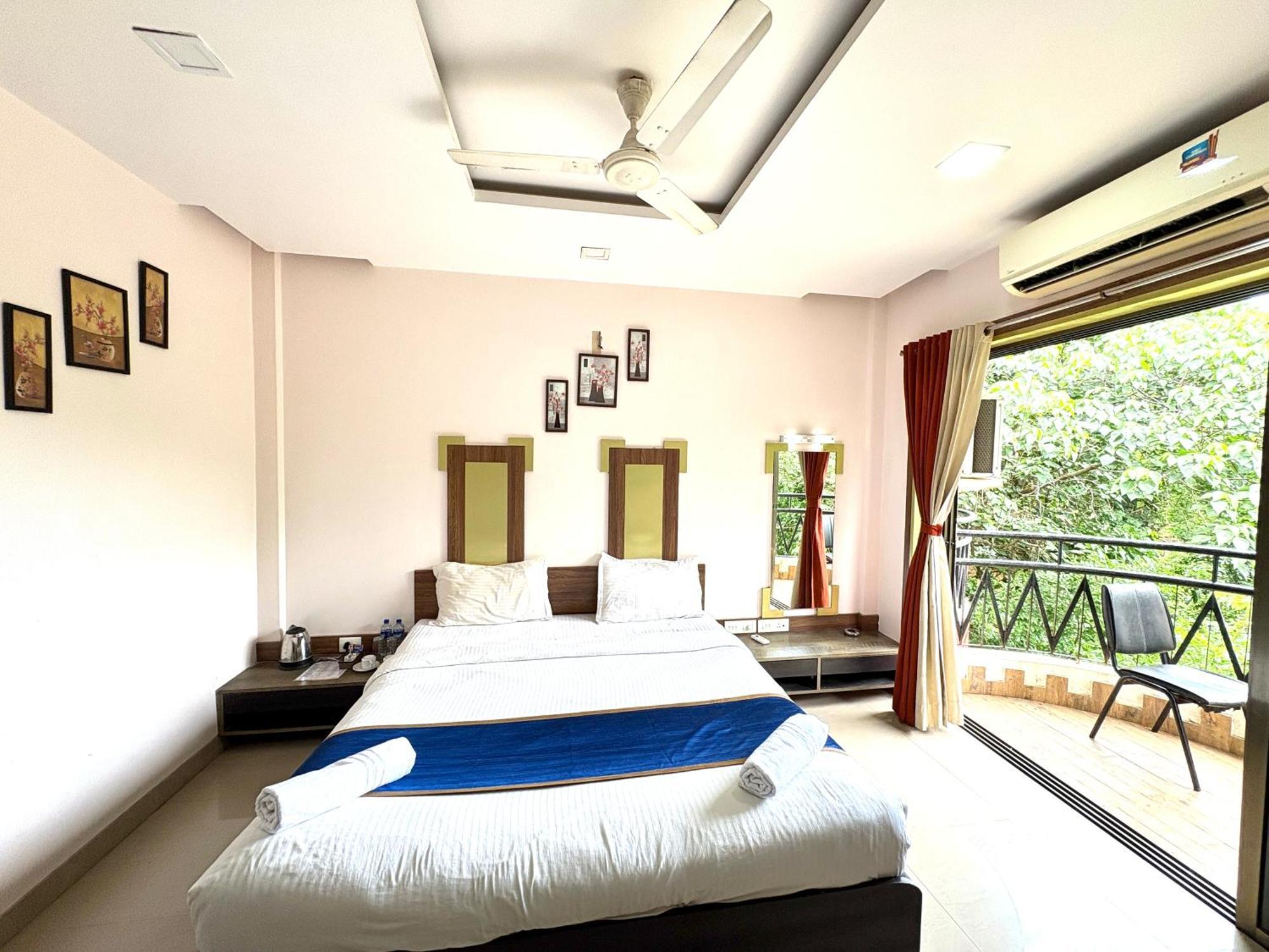 Hotel Laxmi Residency Lonavala Exteriör bild