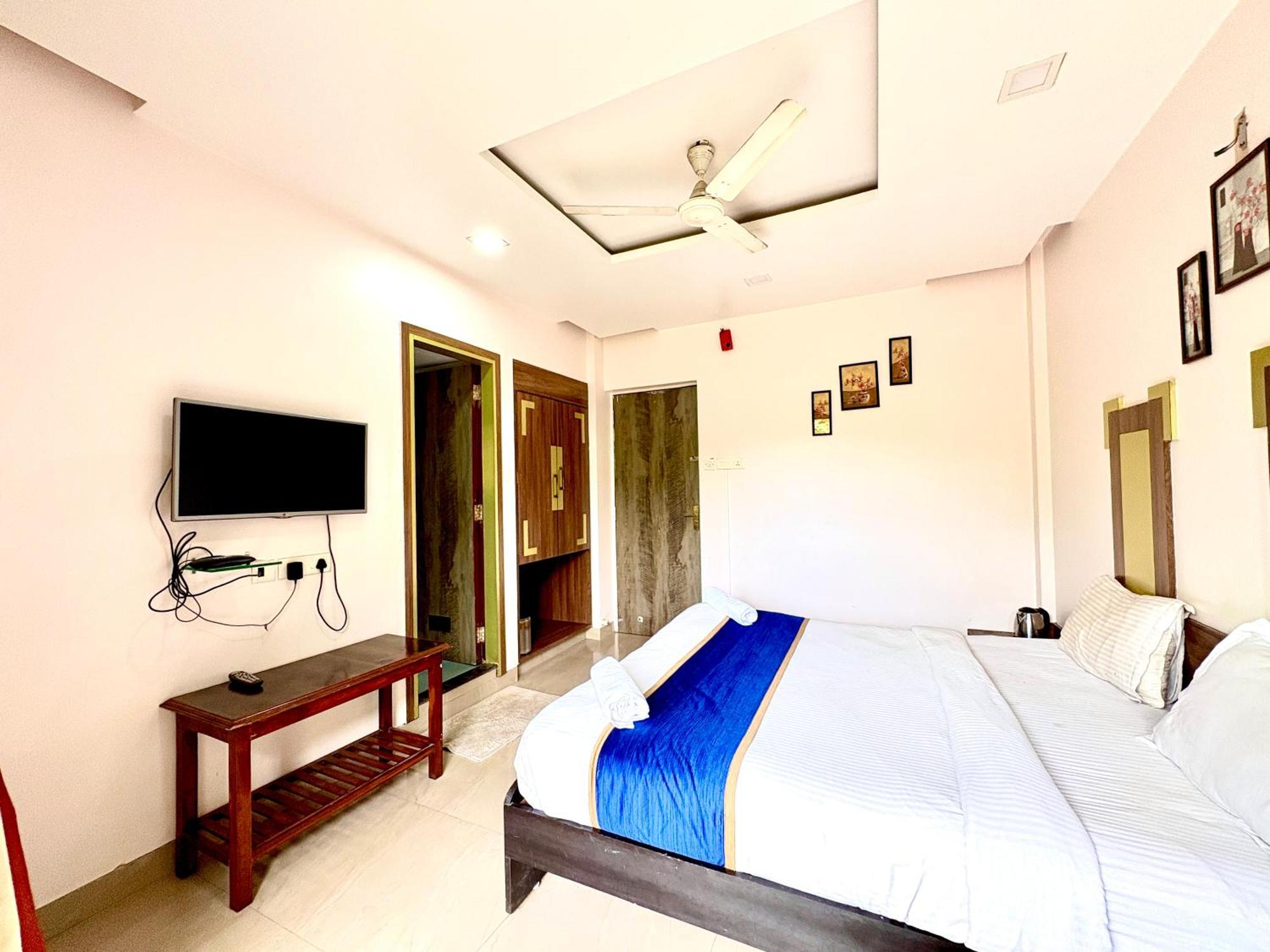 Hotel Laxmi Residency Lonavala Exteriör bild